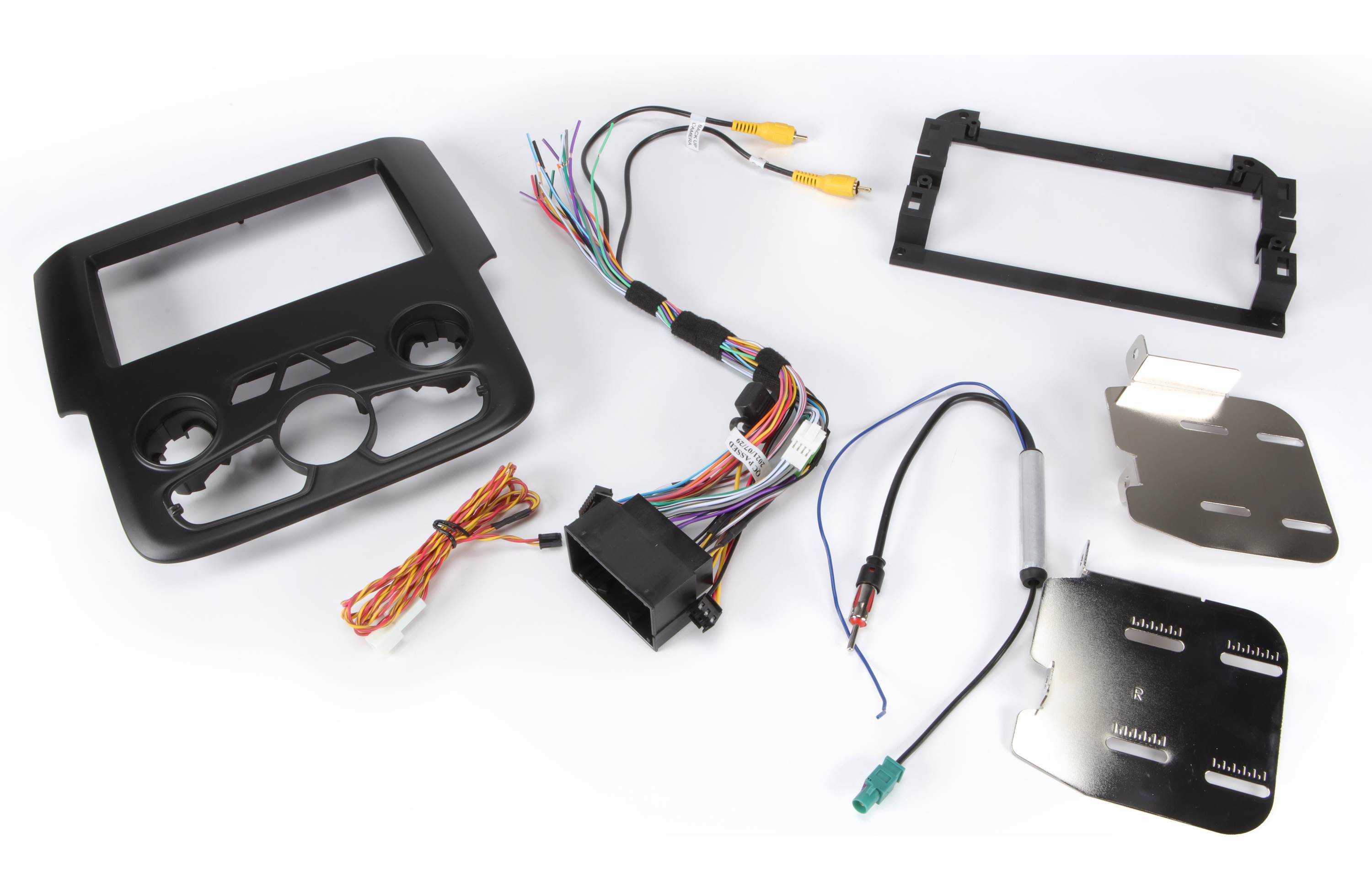 iDatalink KIT-RAM1 Dash and Wiring Kit for select 2013-22 RAM trucks with factory 8.4" screen